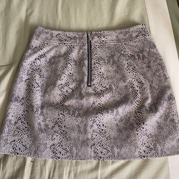 Faux suede snake skin print mini skirt - Picture 2 of 7